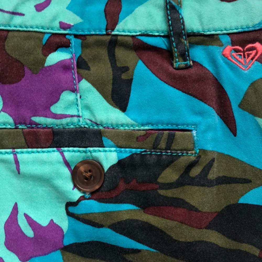 Roxy Tropical Floral Shorts - Picture 5 of 7